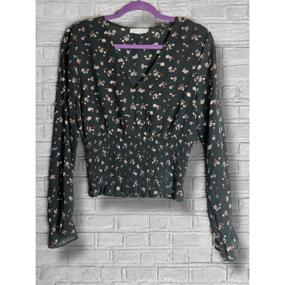 Paper Crane Women's Medium Black Floral Cropped Smocked Waist V-Neck Blouse EUC - Picture 1 of 11